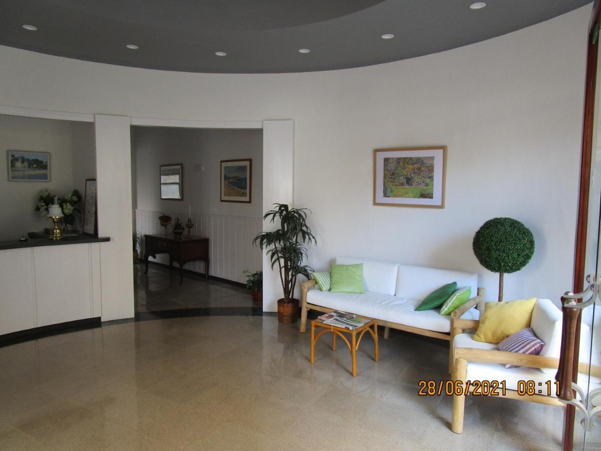 Hotel Apartaments Gesoria Porta Ferrada سان فيليو ذي غيشولس المظهر الخارجي الصورة