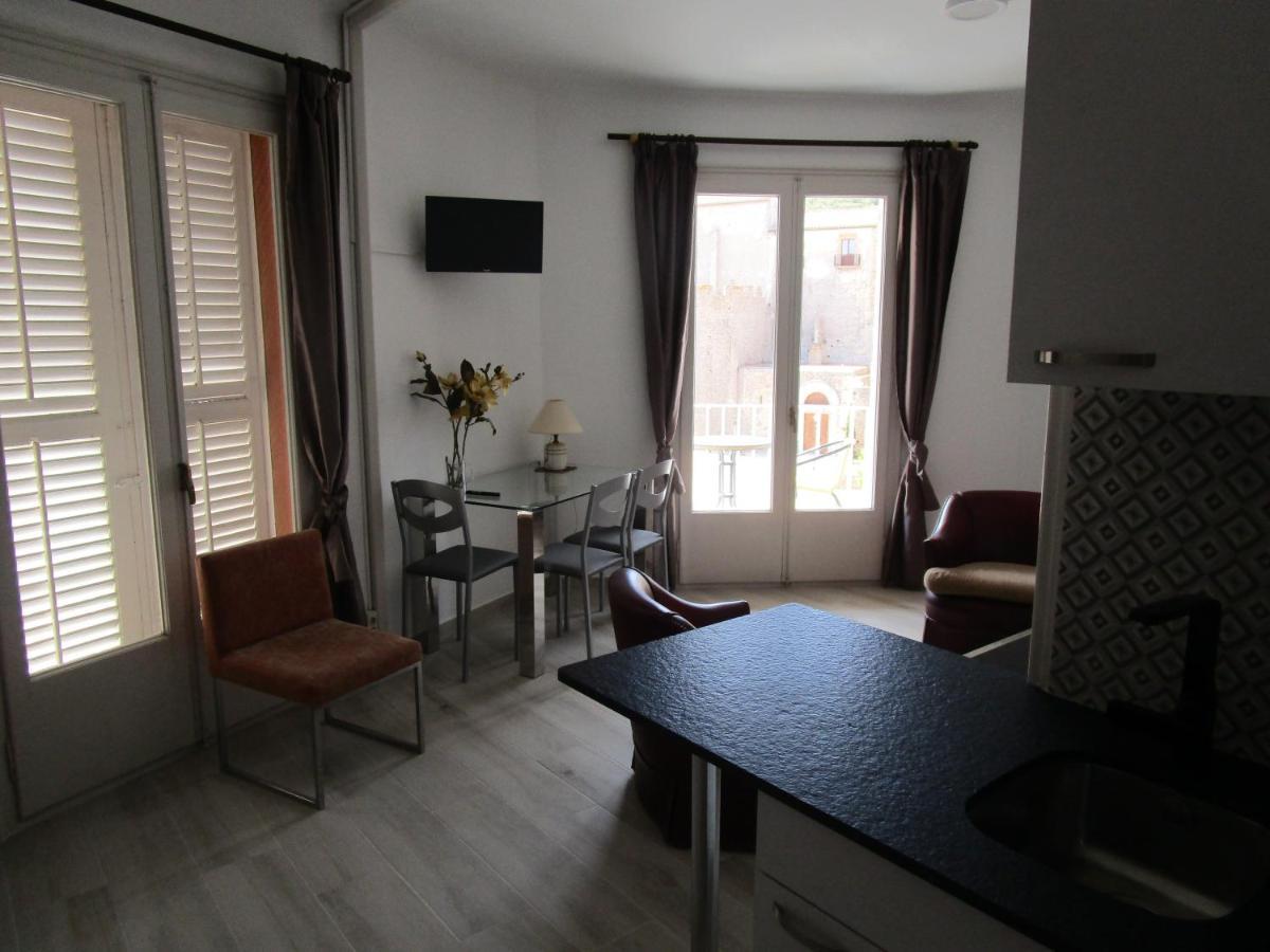 Hotel Apartaments Gesoria Porta Ferrada سان فيليو ذي غيشولس المظهر الخارجي الصورة