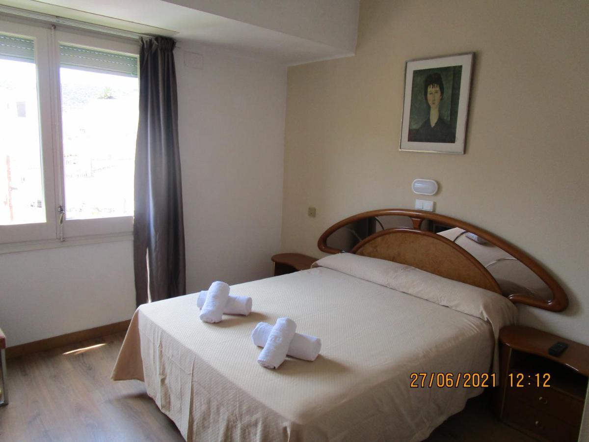 Hotel Apartaments Gesoria Porta Ferrada سان فيليو ذي غيشولس المظهر الخارجي الصورة