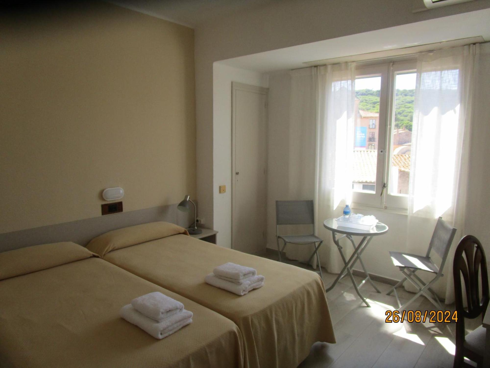Hotel Apartaments Gesoria Porta Ferrada سان فيليو ذي غيشولس المظهر الخارجي الصورة