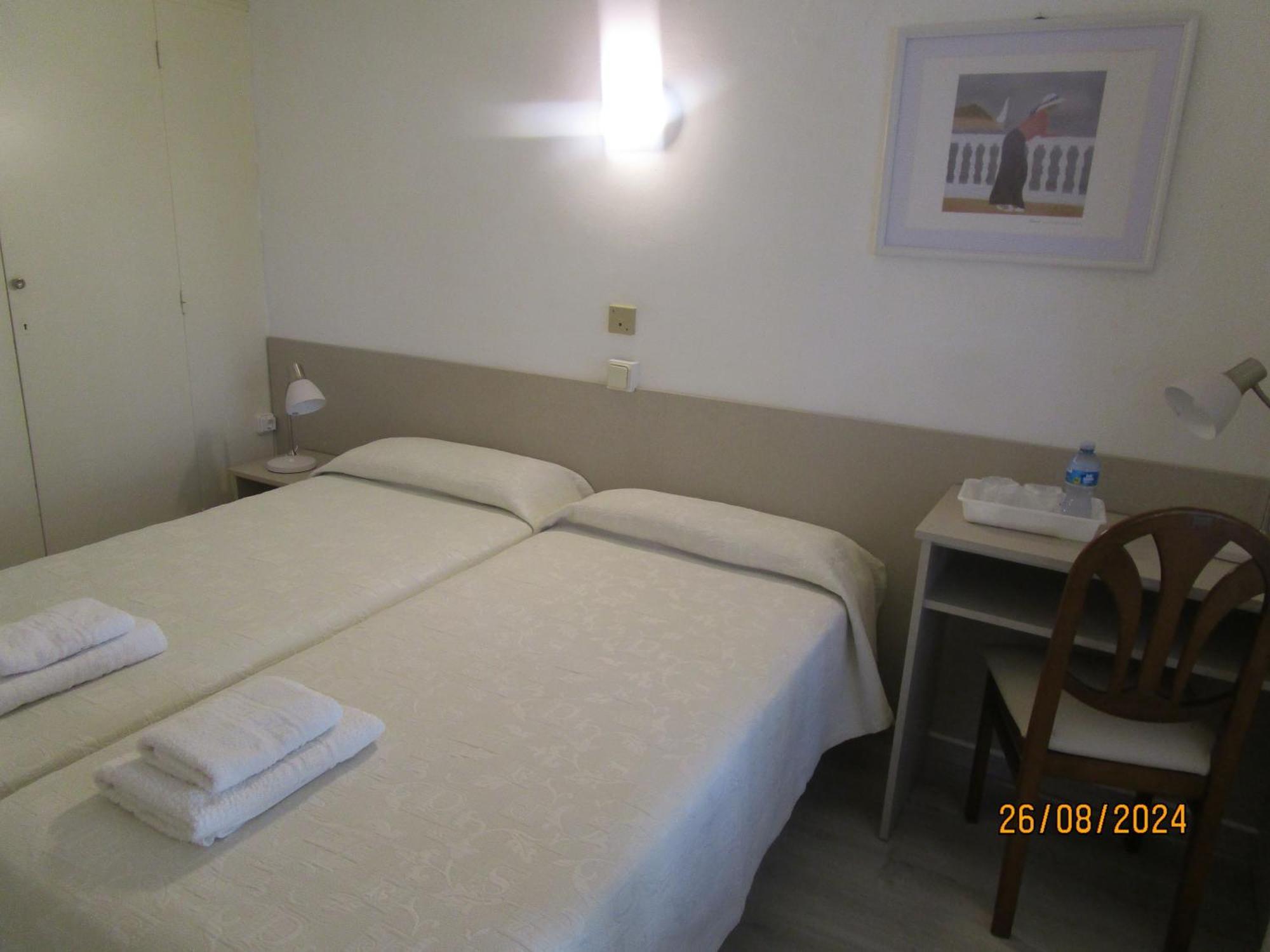 Hotel Apartaments Gesoria Porta Ferrada سان فيليو ذي غيشولس المظهر الخارجي الصورة