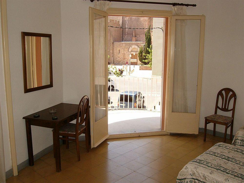 Hotel Apartaments Gesoria Porta Ferrada سان فيليو ذي غيشولس المظهر الخارجي الصورة