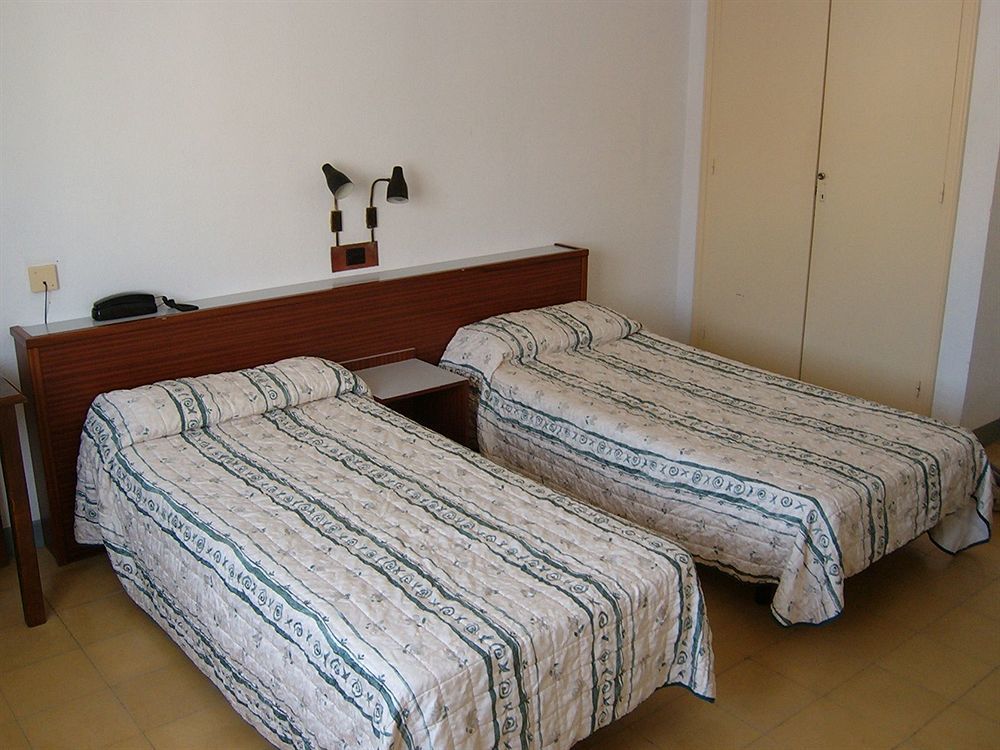 Hotel Apartaments Gesoria Porta Ferrada سان فيليو ذي غيشولس المظهر الخارجي الصورة