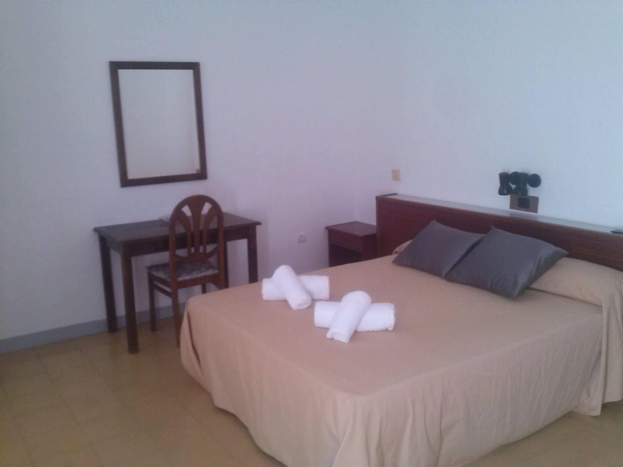 Hotel Apartaments Gesoria Porta Ferrada سان فيليو ذي غيشولس المظهر الخارجي الصورة