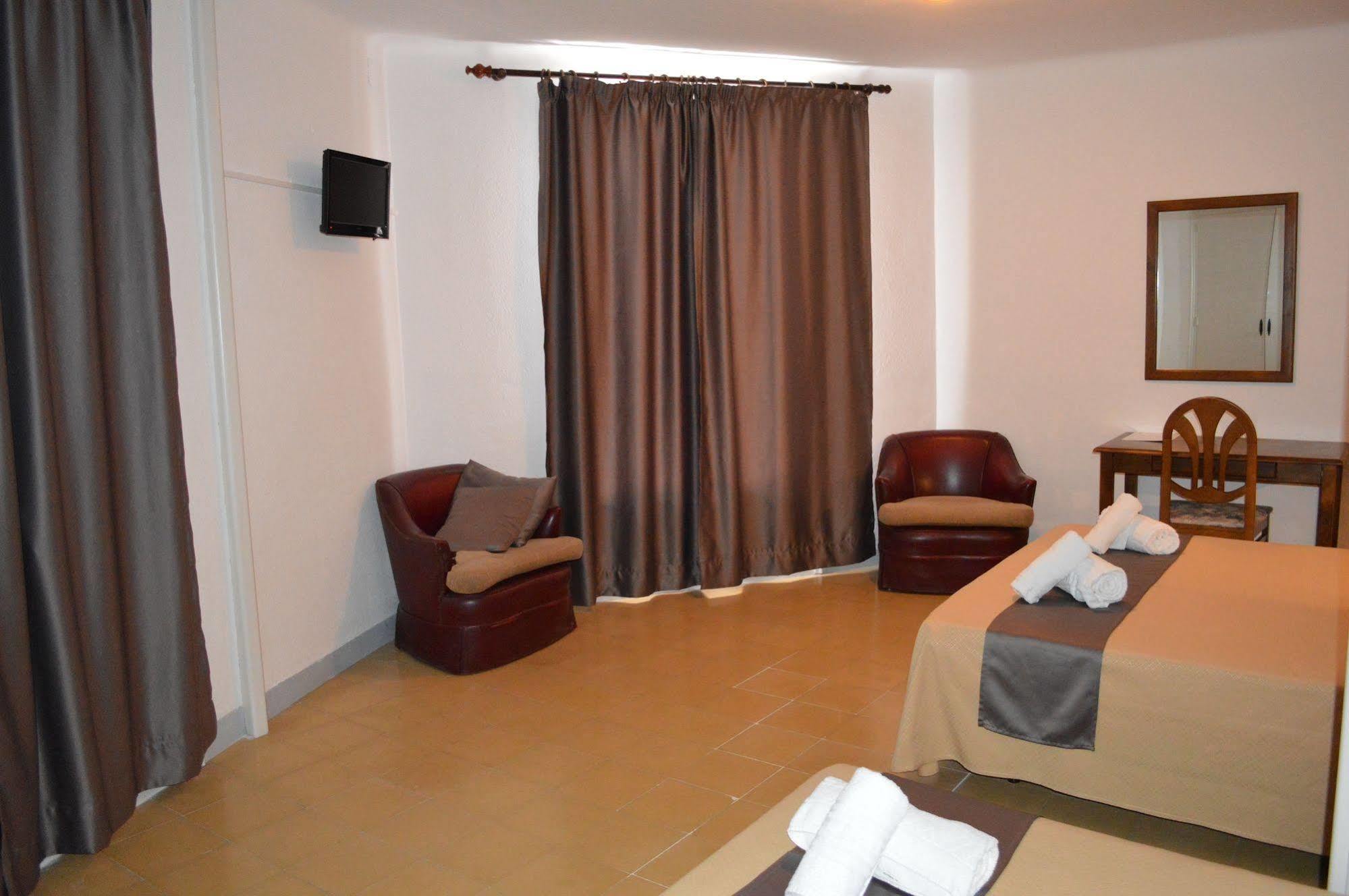 Hotel Apartaments Gesoria Porta Ferrada سان فيليو ذي غيشولس المظهر الخارجي الصورة