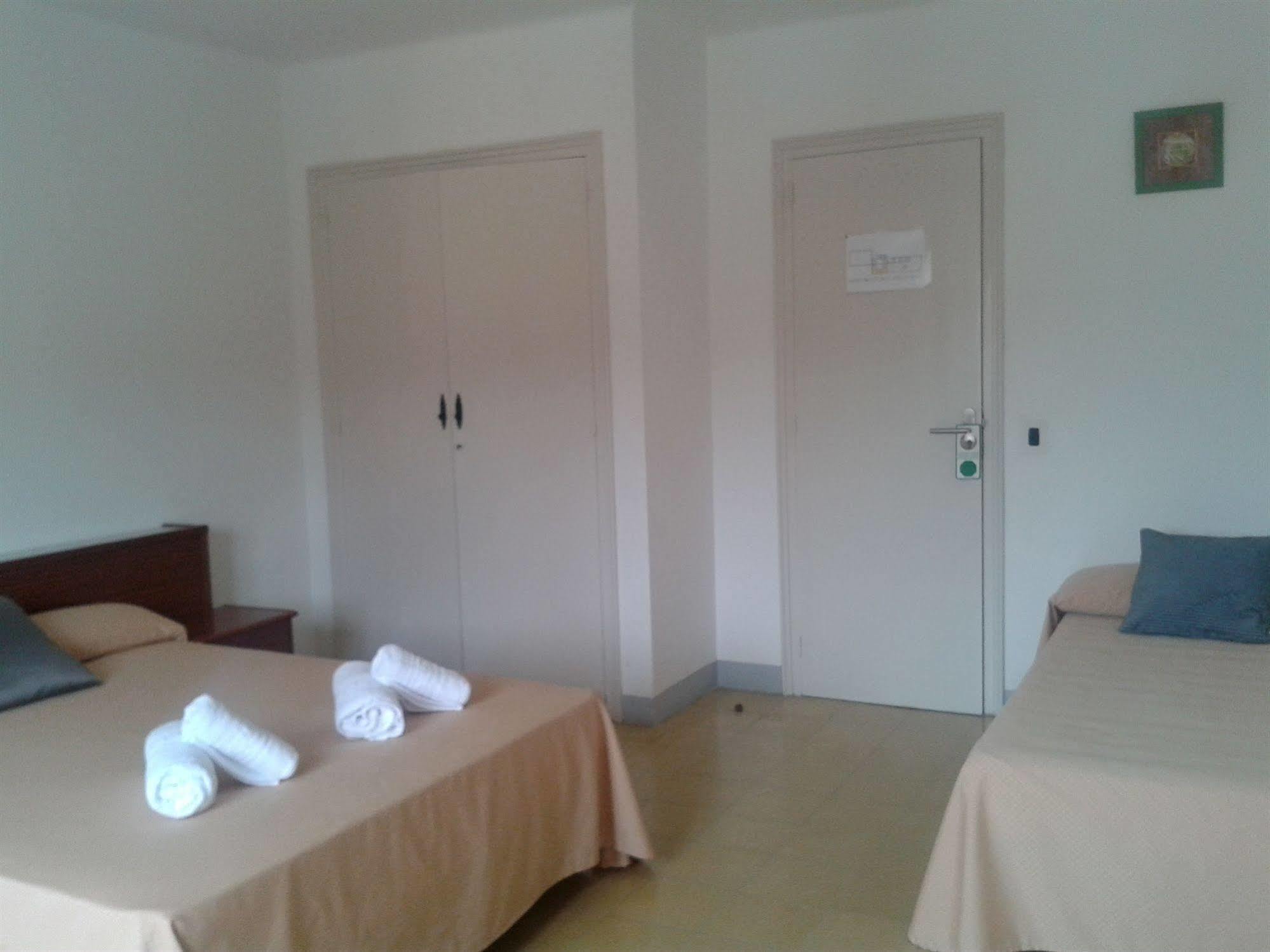 Hotel Apartaments Gesoria Porta Ferrada سان فيليو ذي غيشولس المظهر الخارجي الصورة