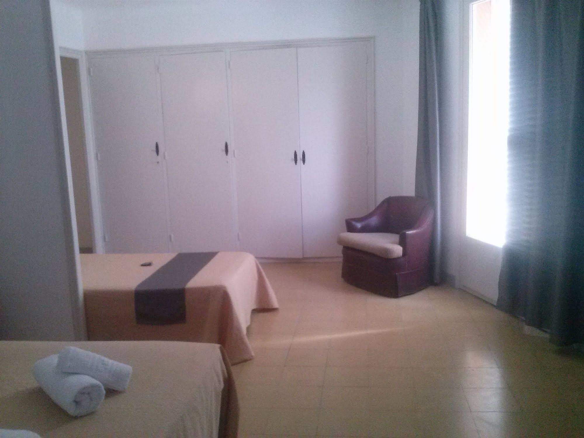 Hotel Apartaments Gesoria Porta Ferrada سان فيليو ذي غيشولس المظهر الخارجي الصورة